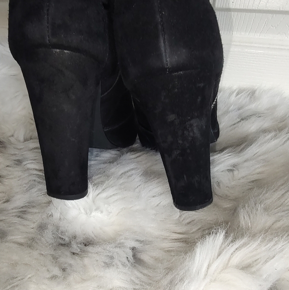 🎉HP🎉 Stuart Weitzman suede Airliner cutout high-heeled ankle boot bootie 9.5 - Picture 5 of 12